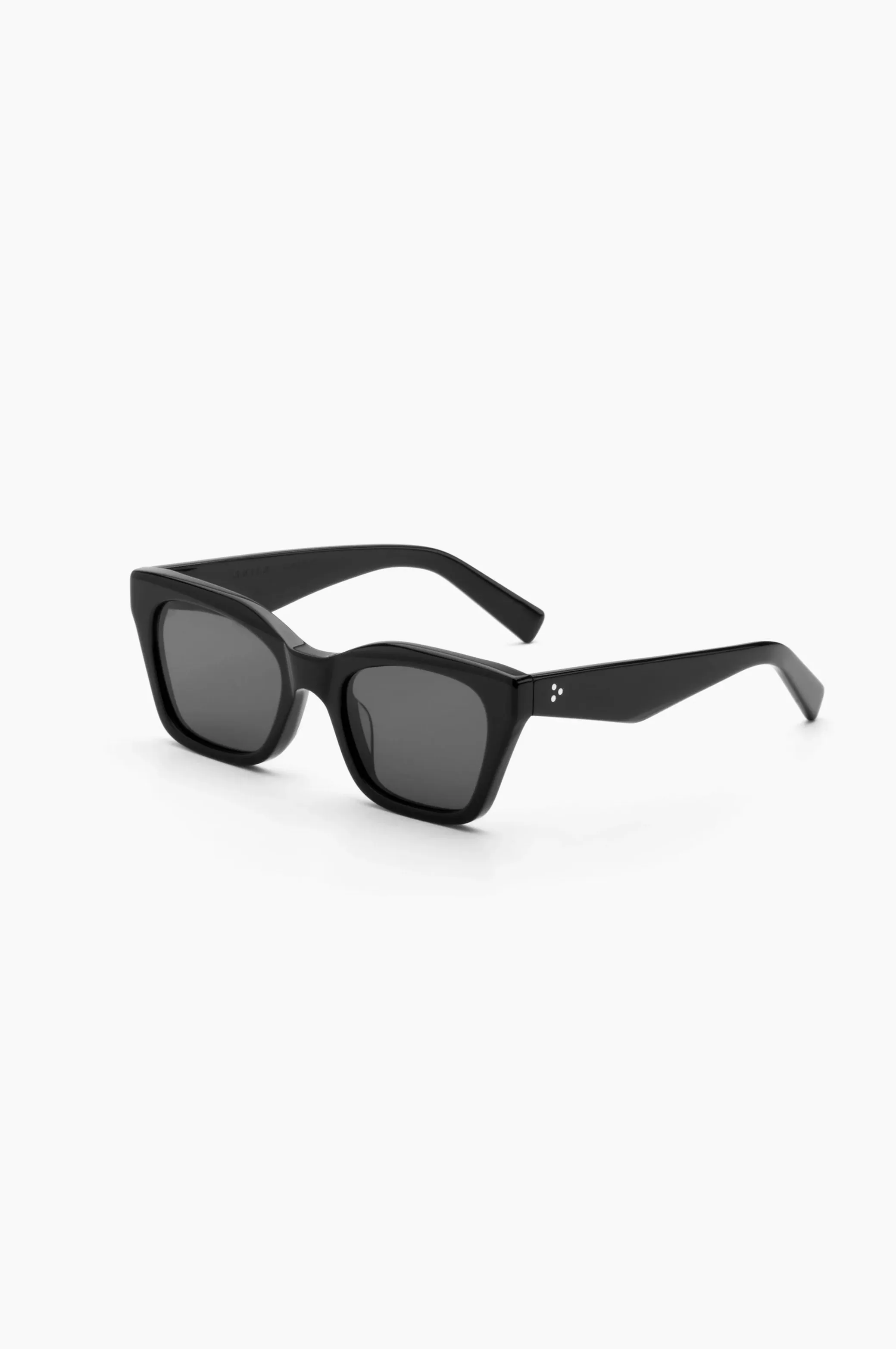 Apex in Black & Black