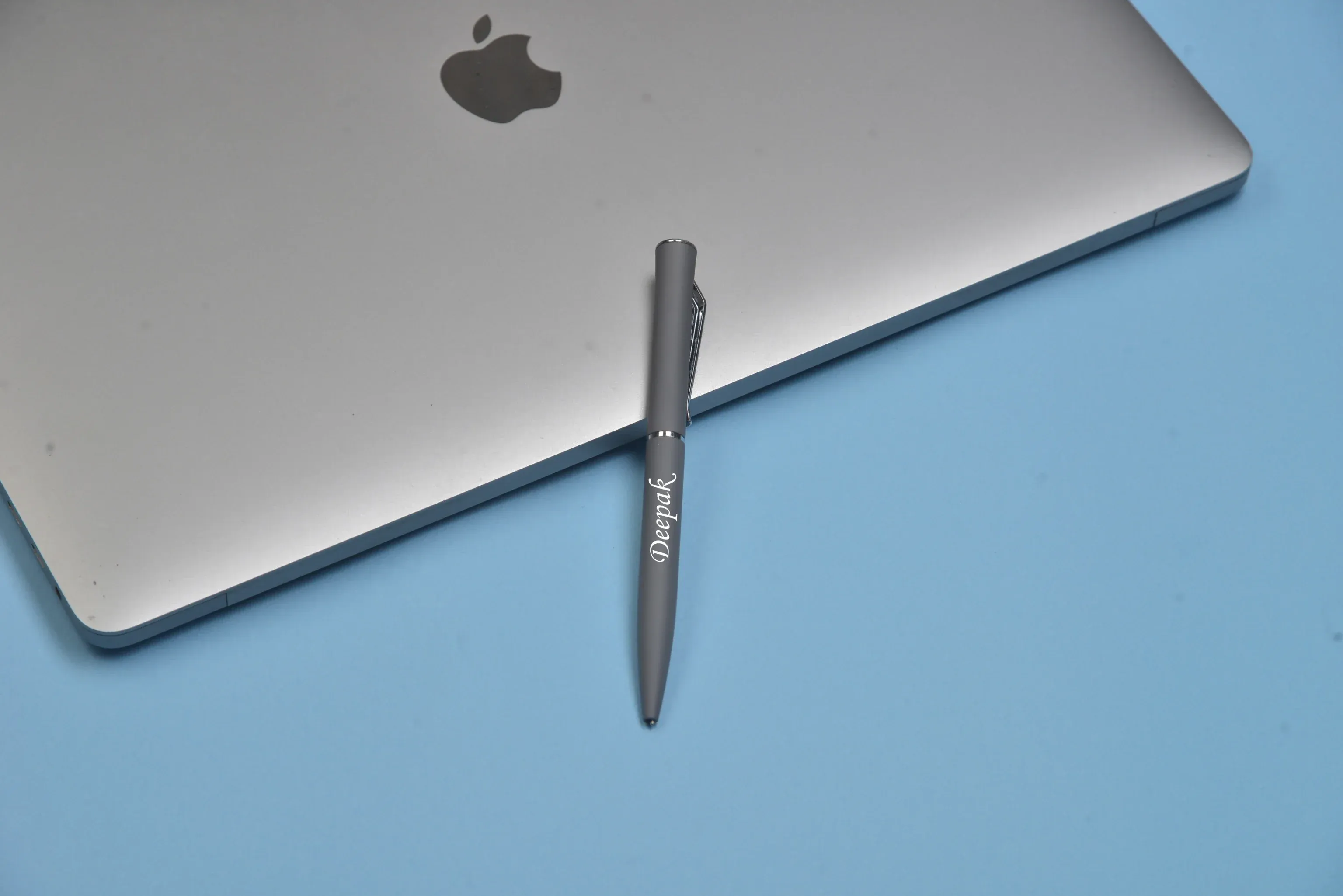 Classy Metal Flip Diary   Classic Metal Pen   Classy Leather Metal Keychain   Classy Card Holder - Grey