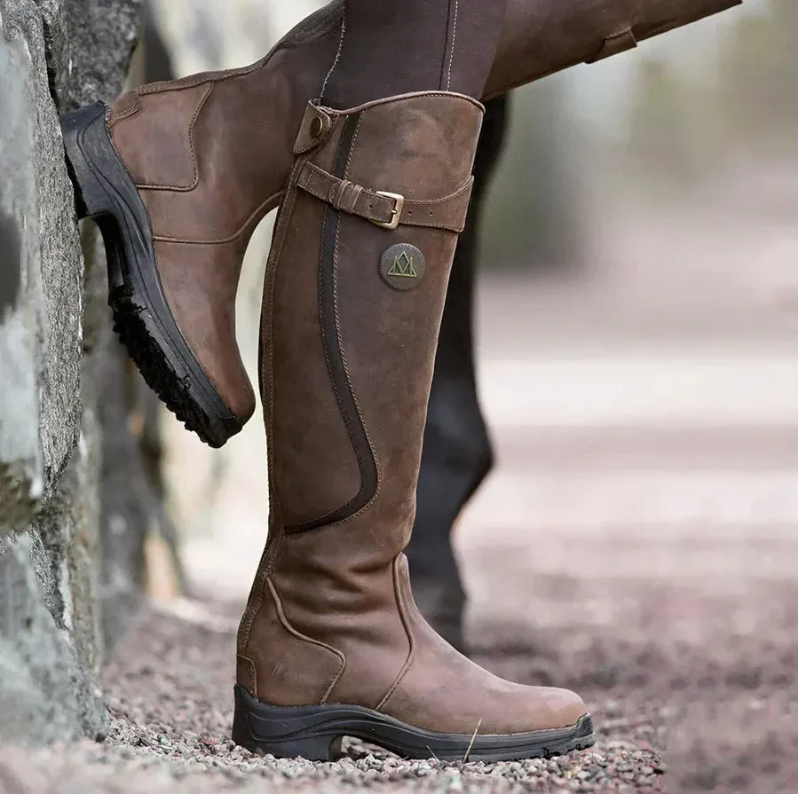 Durable, breathable, waterproof women's hiking boots
