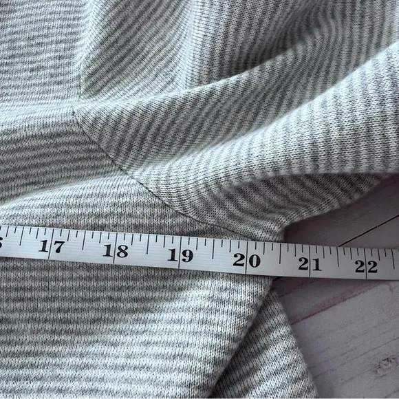 EUC Eileen Fisher Cashmere Blend Reversible Funnel Neck Sweater in Gray size M