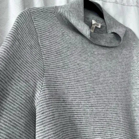 EUC Eileen Fisher Cashmere Blend Reversible Funnel Neck Sweater in Gray size M