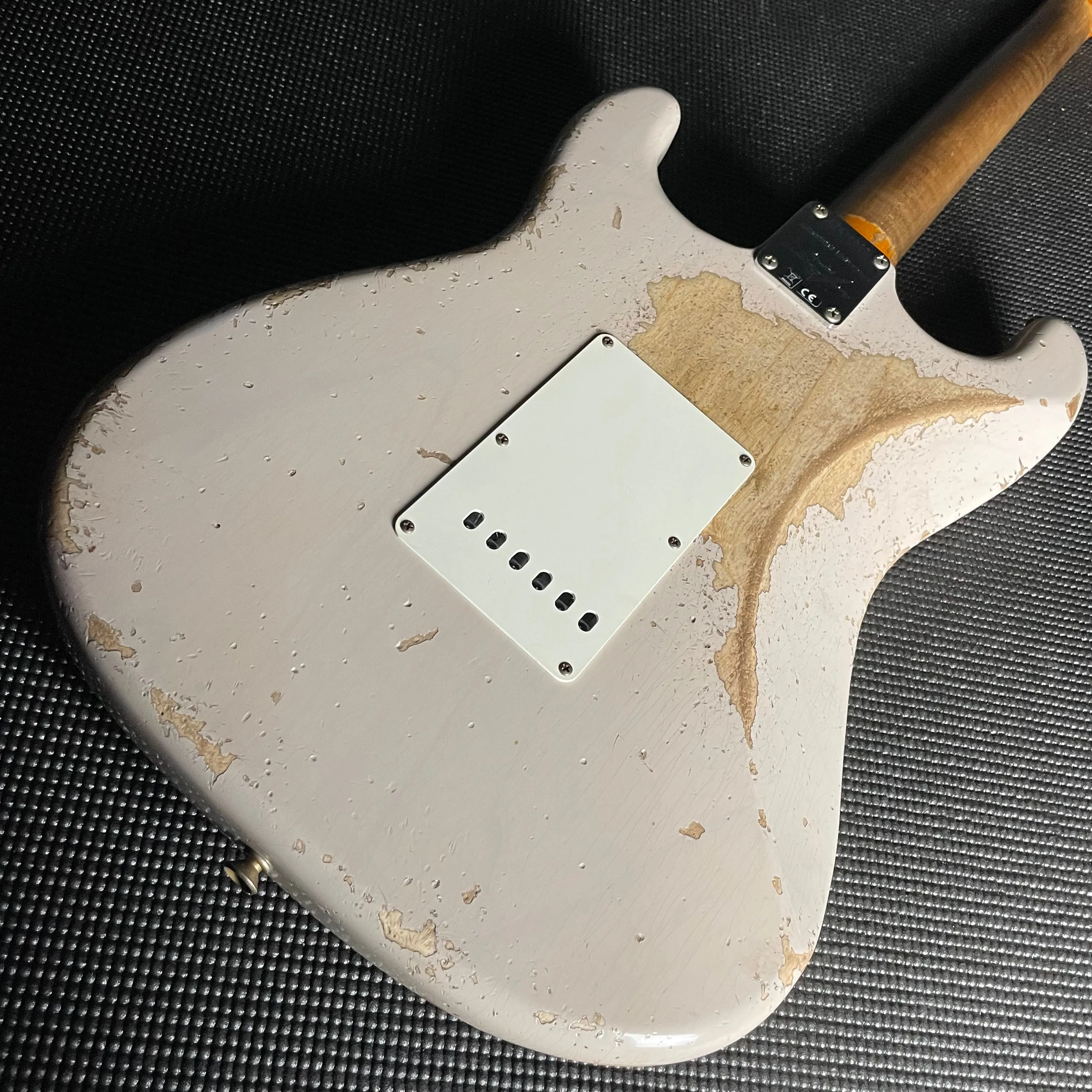 Fender Custom Shop LTD Red Hot Stratocaster, Super Heavy Relic- Aged Dirty White Blonde (7lbs 7oz)