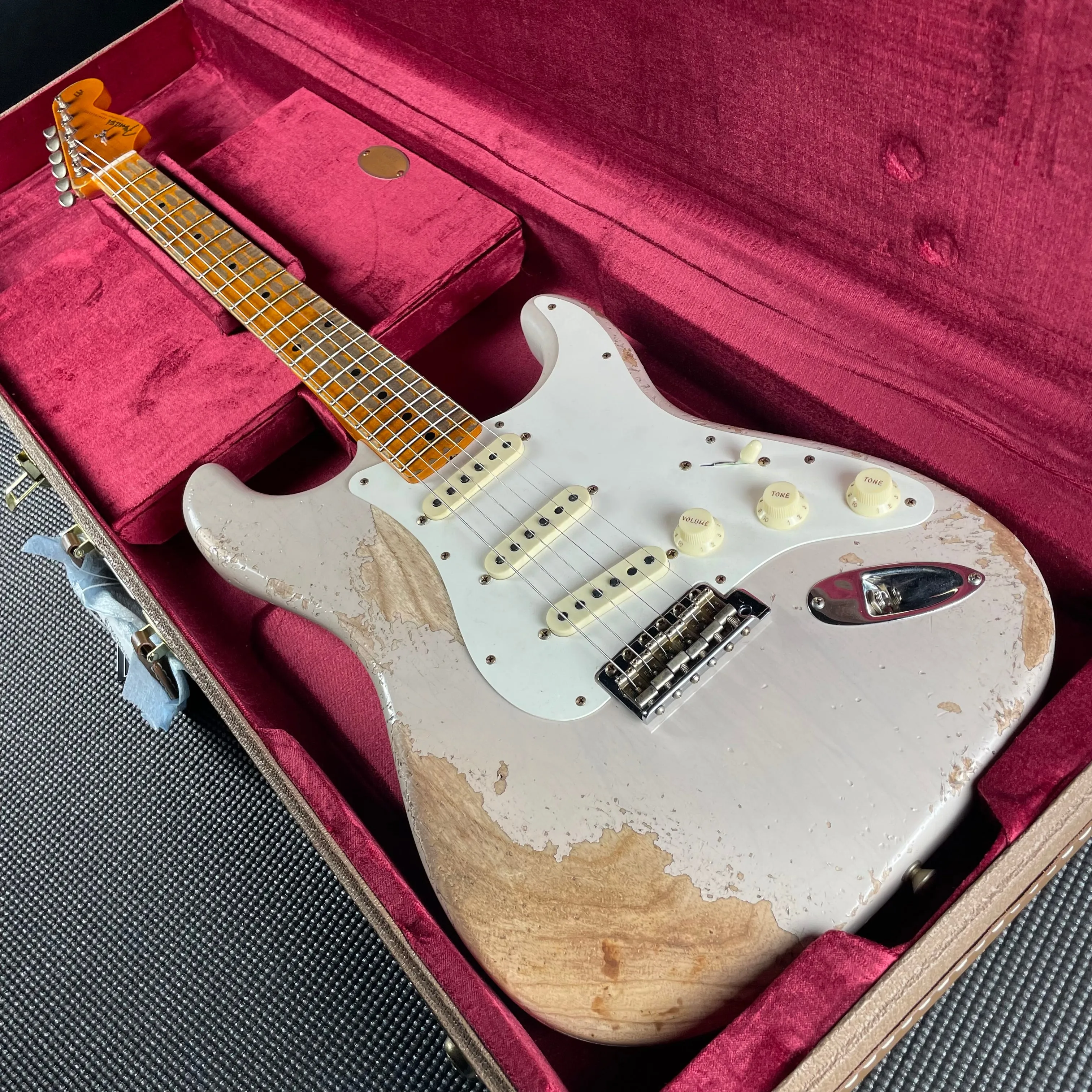 Fender Custom Shop LTD Red Hot Stratocaster, Super Heavy Relic- Aged Dirty White Blonde (7lbs 7oz)