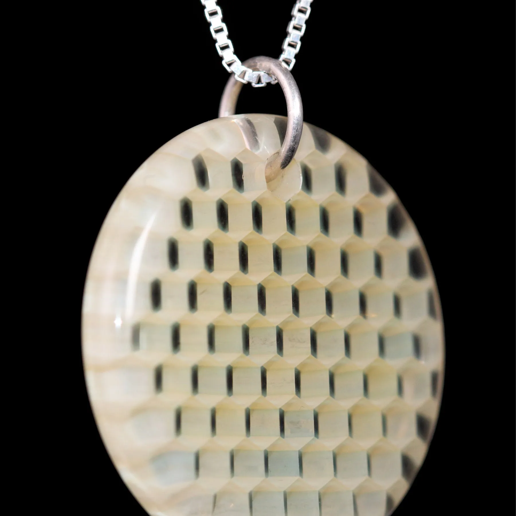 "Asimi" Circular Honeyglass Necklace